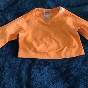Long sleeve crop top